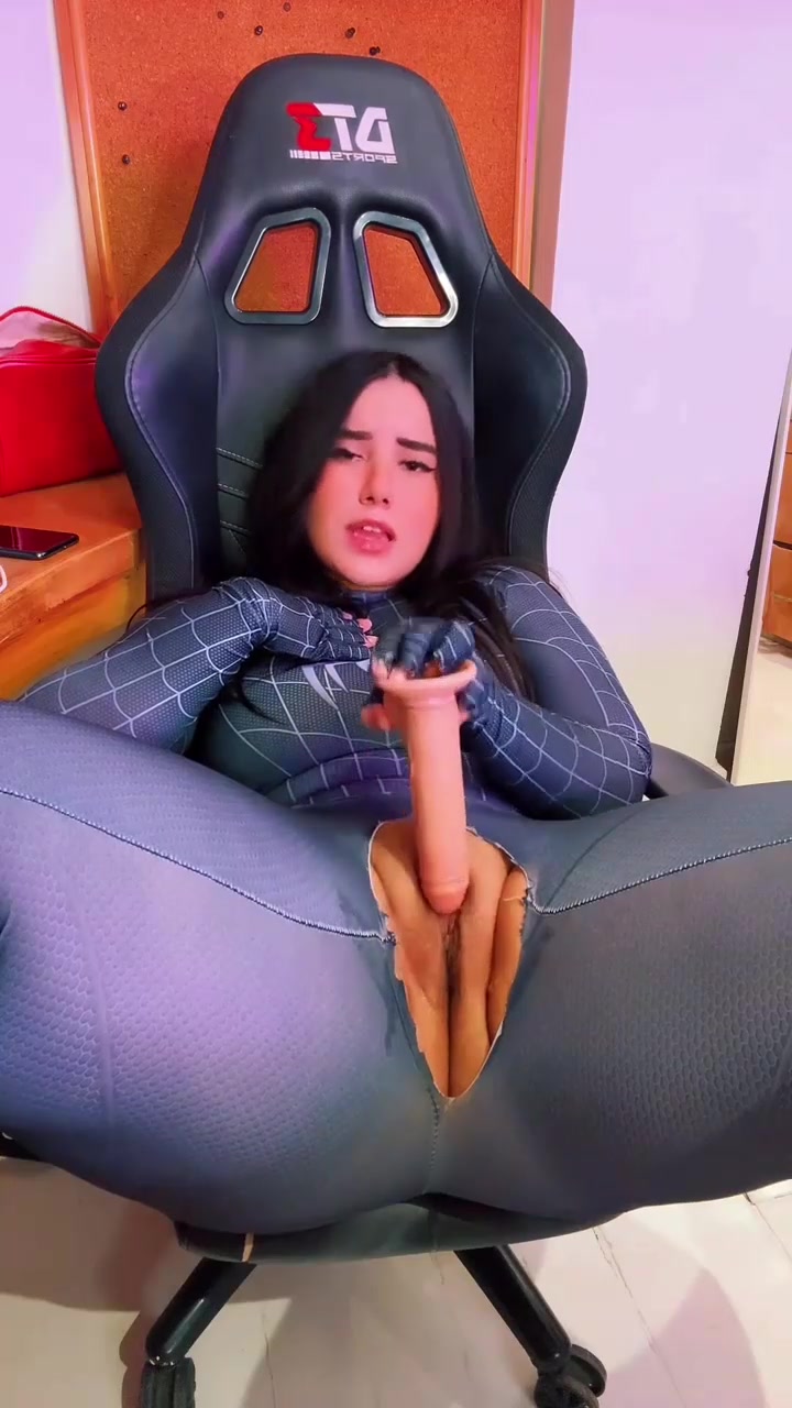 Victoria Matosa cosplay spiderman and masturbates dildo!!!