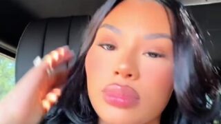 Alisah Chanel Shows Off Her Big Boobs In Car