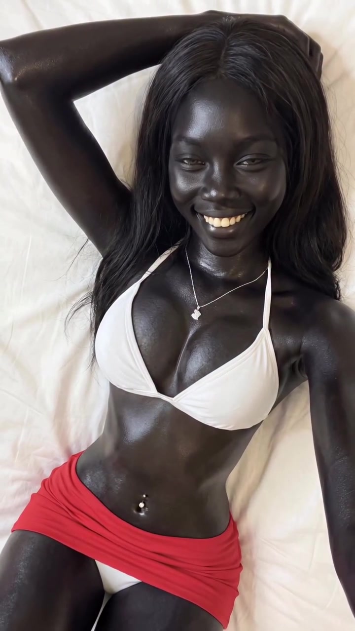 Ayannasoblack – Her Alluring Figure Is Captivating