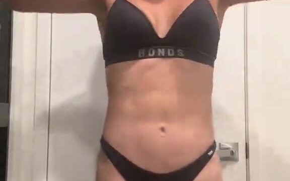 Che Kenneally Onlyfans Showing Off Her Hot Body
