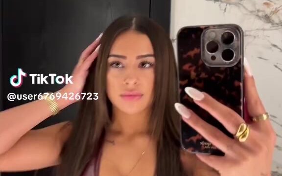 Avanyce Onlyfans Shows Off Her Sexy Body