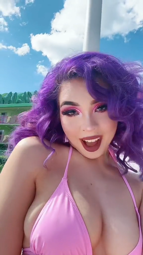 MaryRoseLiven Onlyfans Showing Off Her Big Breasts